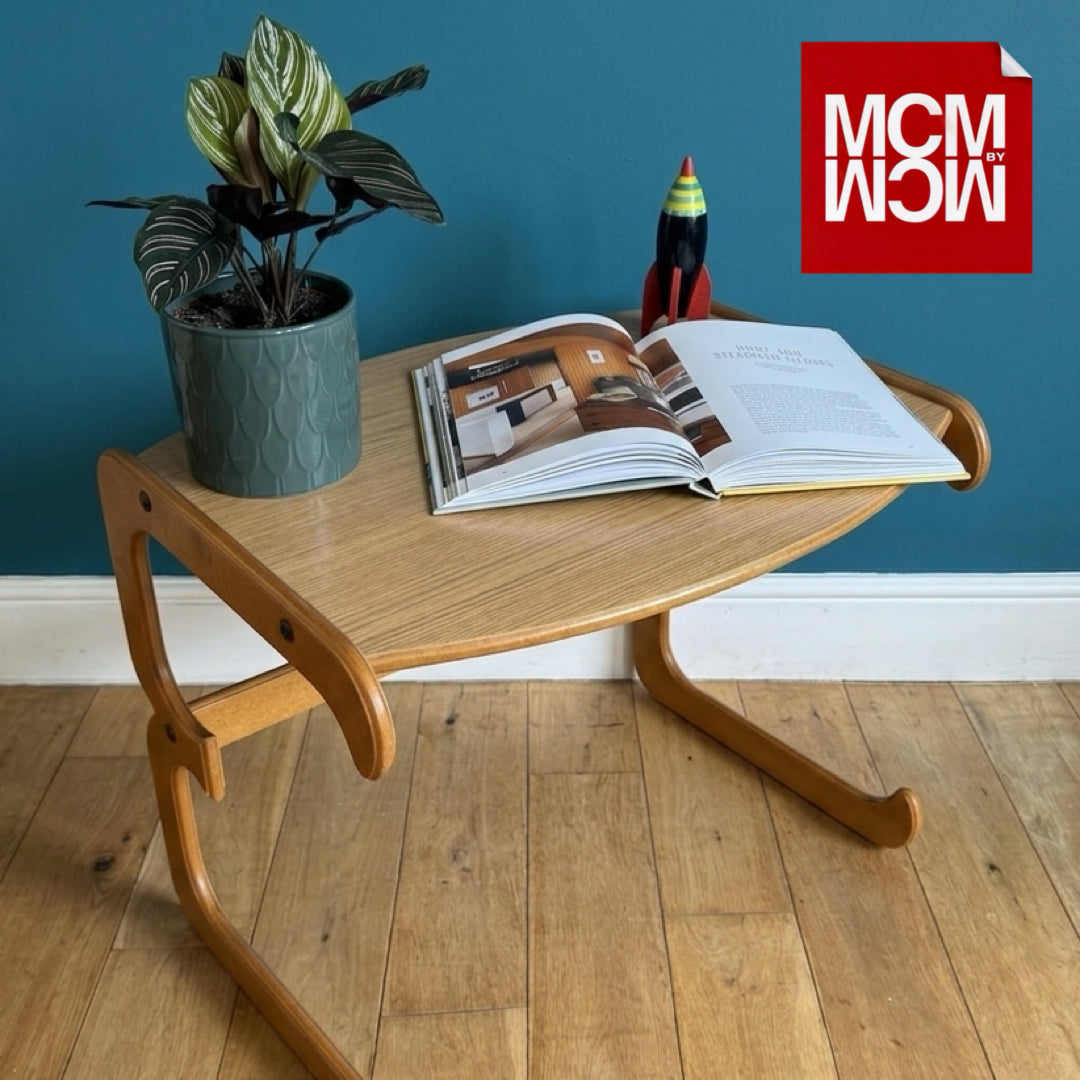 Mid-century Pair of Scandinavian-style Nesting Tables
